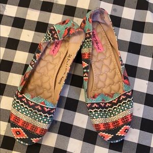 Betsey Johnson Flats